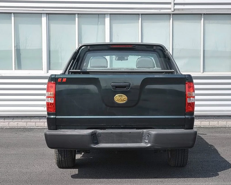 征途外观很动感,却显得成熟稳重,设计风格炫酷,回头率非常高!