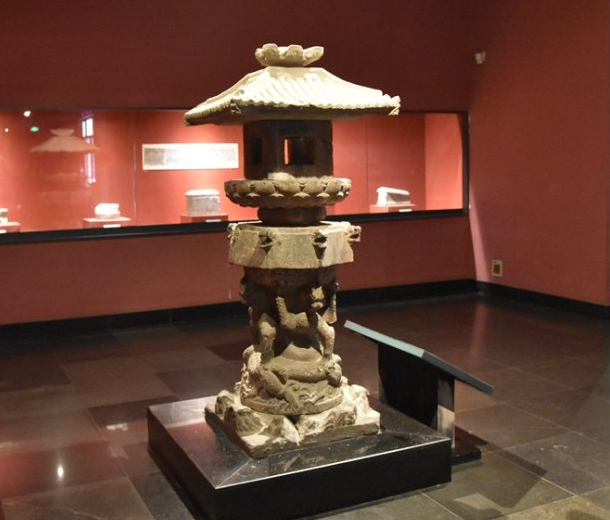 陕西发现最完好唐代石灯,灯座有四只蟠龙,日本人全盘抄袭却不认