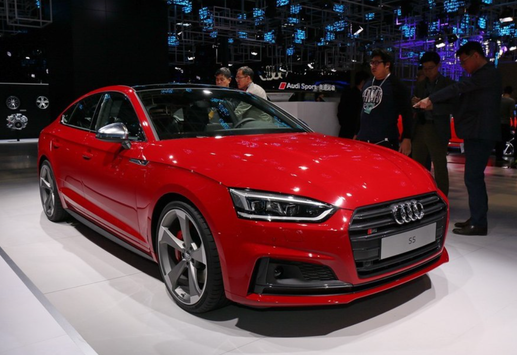 奥迪s5,整体手感不错,视觉上也运动感十足