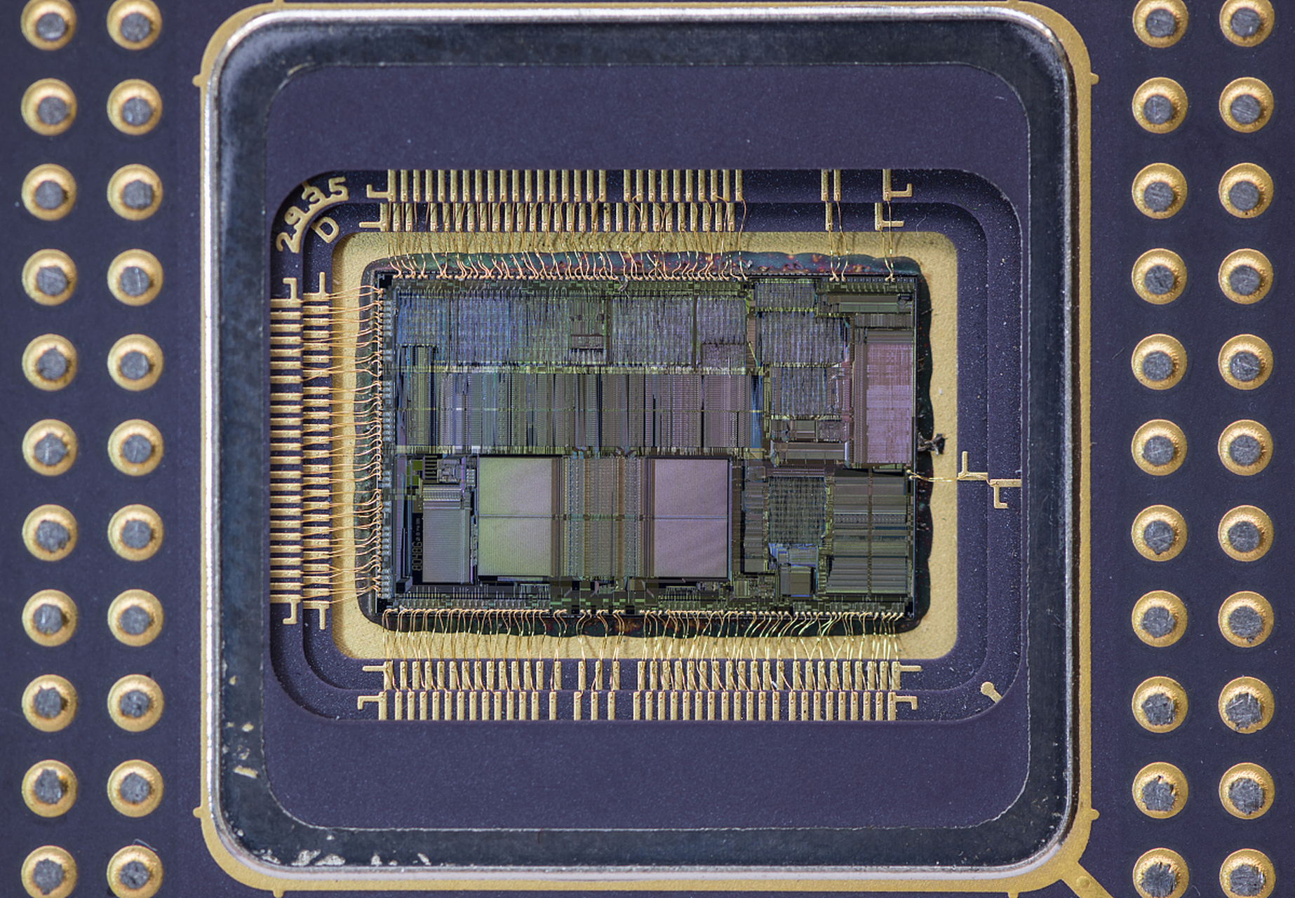 现代的cpu中包含着上亿个晶体管,这些微小但重要的元件通过控制和传输