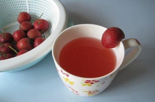 每天坚持用山楂泡水喝,4个好处悄悄来临,这两类人最好别喝