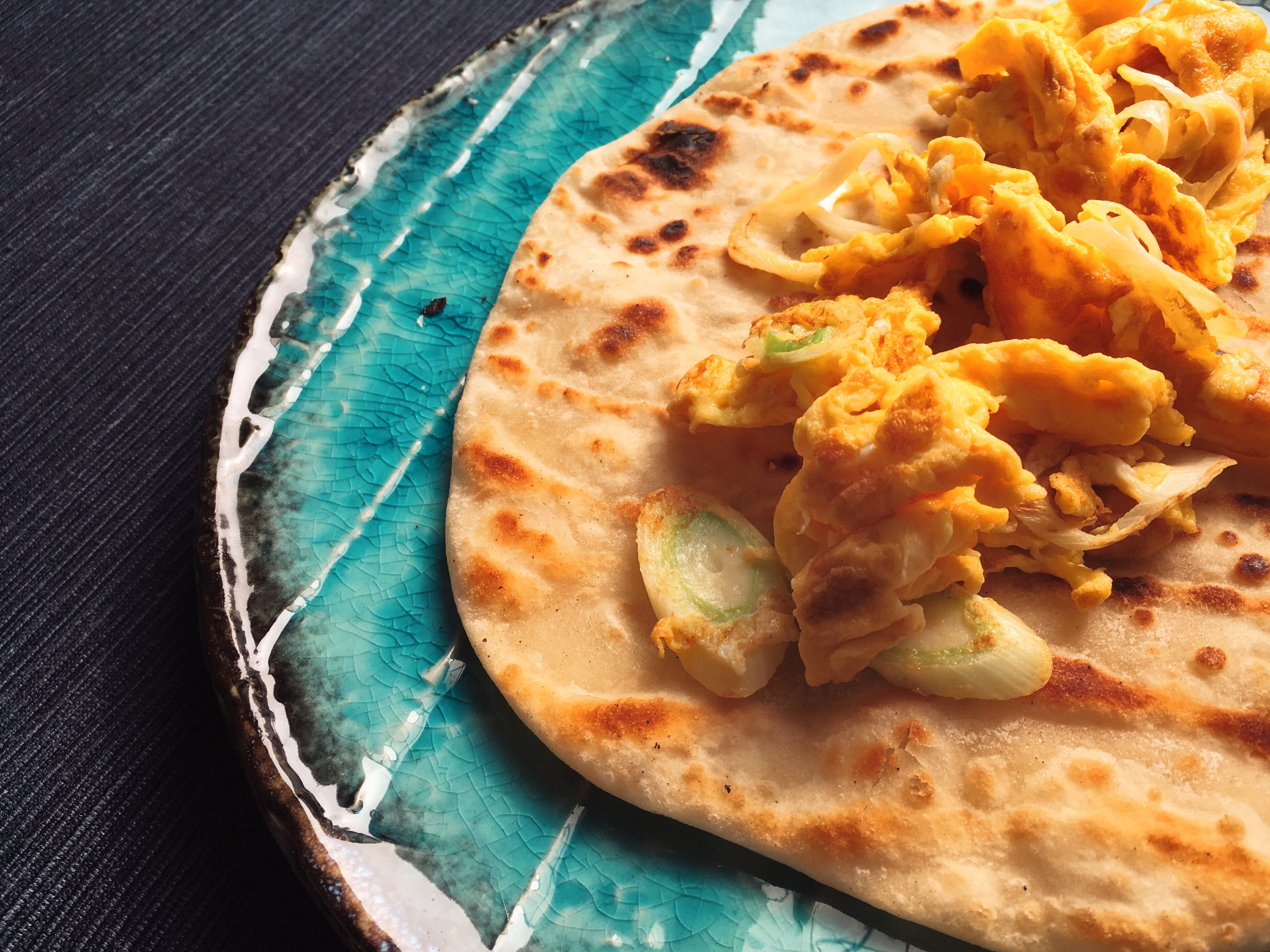 烙饼卷鸡蛋,这才叫过瘾!