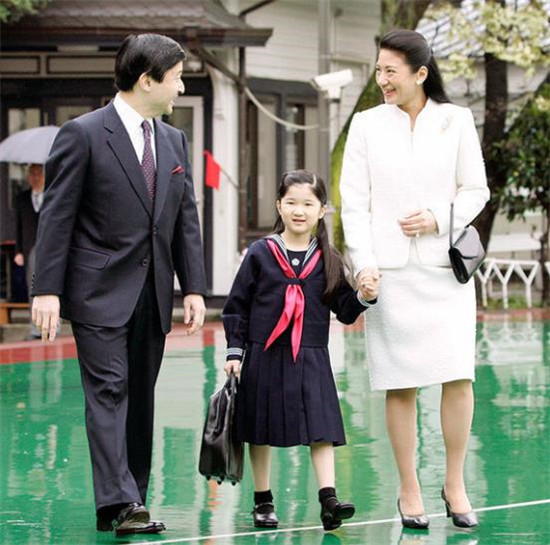 德仁皇太子,雅子妃和爱子内亲王的幸福时光,15张珍贵照片曝光!