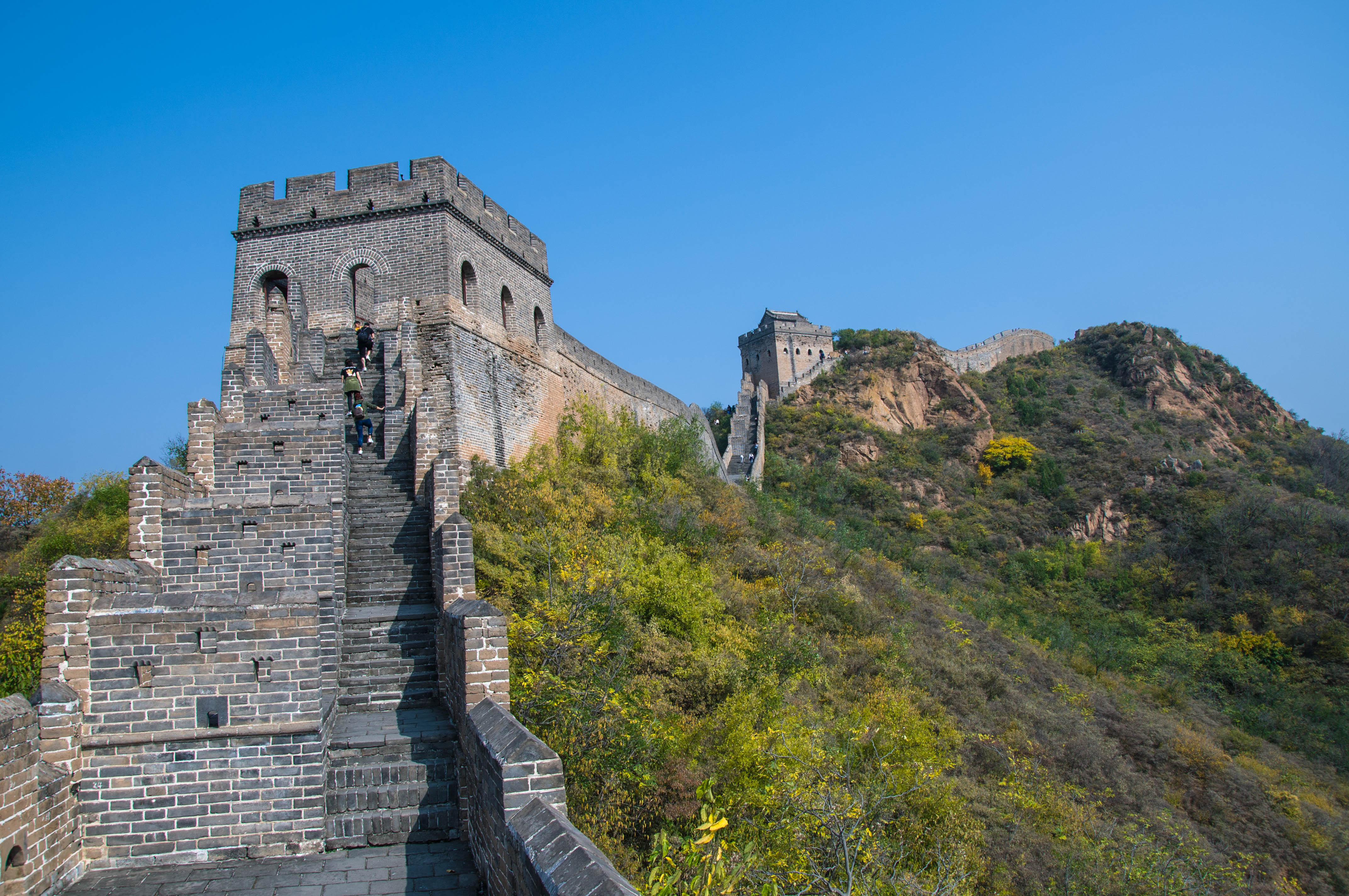 秋 冬 2,慕田峪长城 慕田峪长城距离北京城区73公里,长城全长5400米