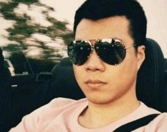 袁立因张照片遭黄毅清开撕:三观不正!曾公开表白:爱范冰冰