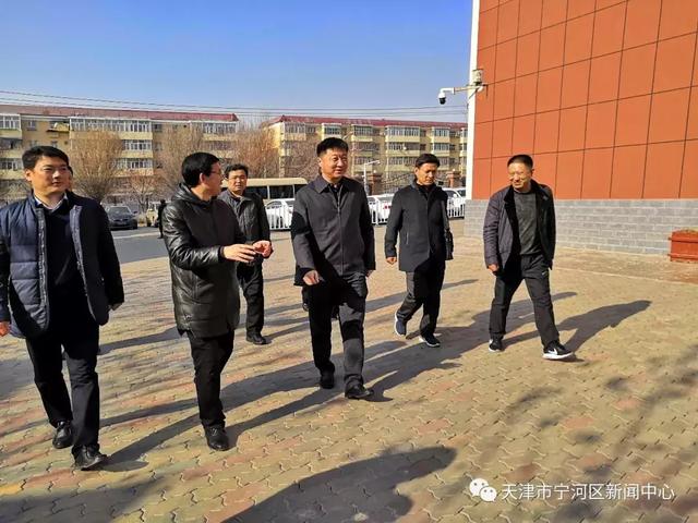 张伟远赴新疆生产建设兵团十一师看望慰问援疆教师