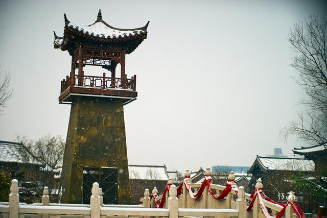 洛邑古城雪景图片