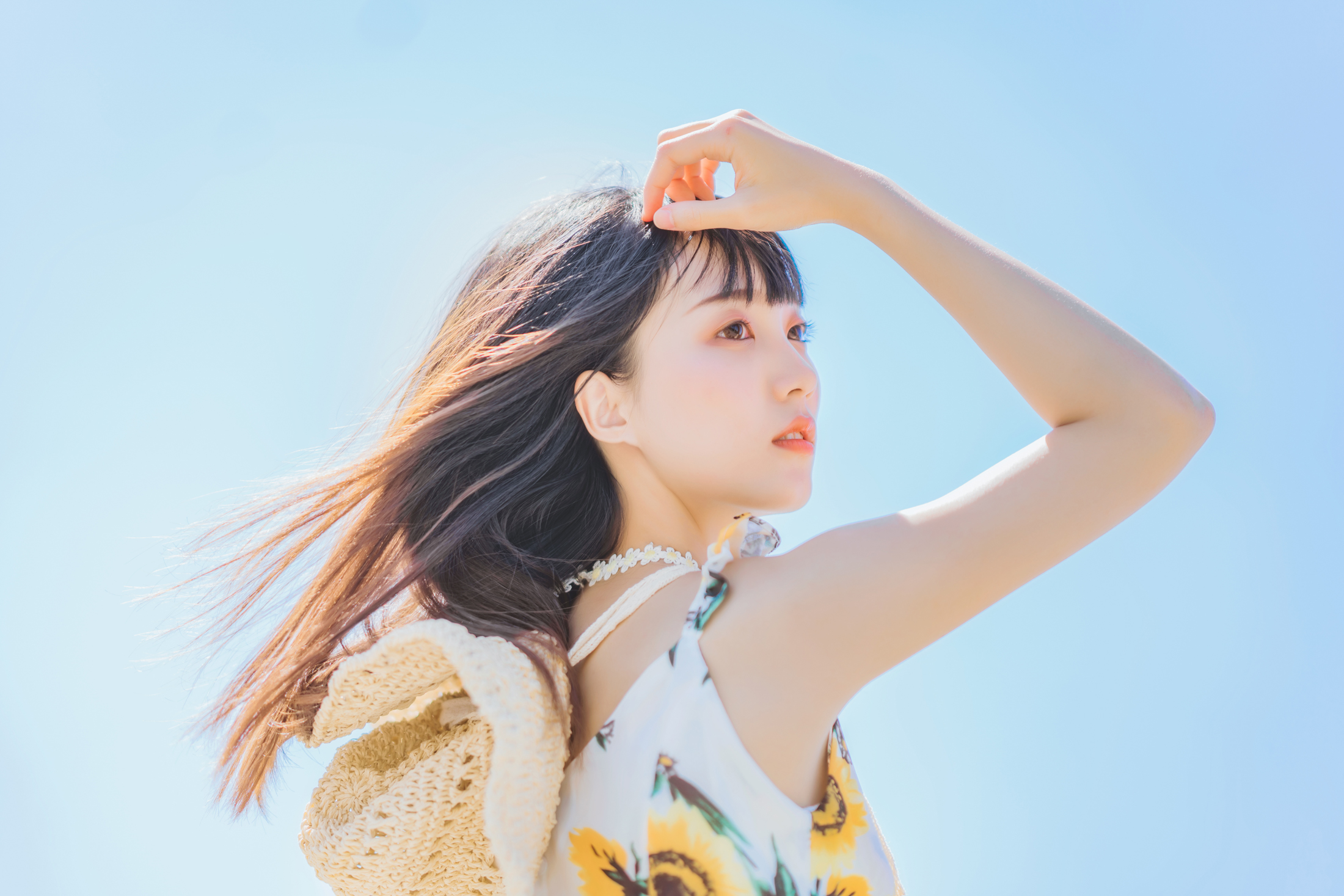 人像摄影 富有治愈色彩的阳光美少女 转载自百家号作者:情感观察者