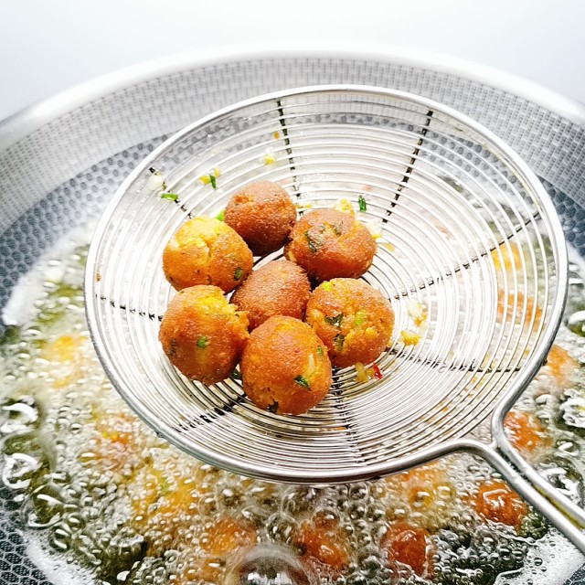 豆渣丸子,香酥好吃