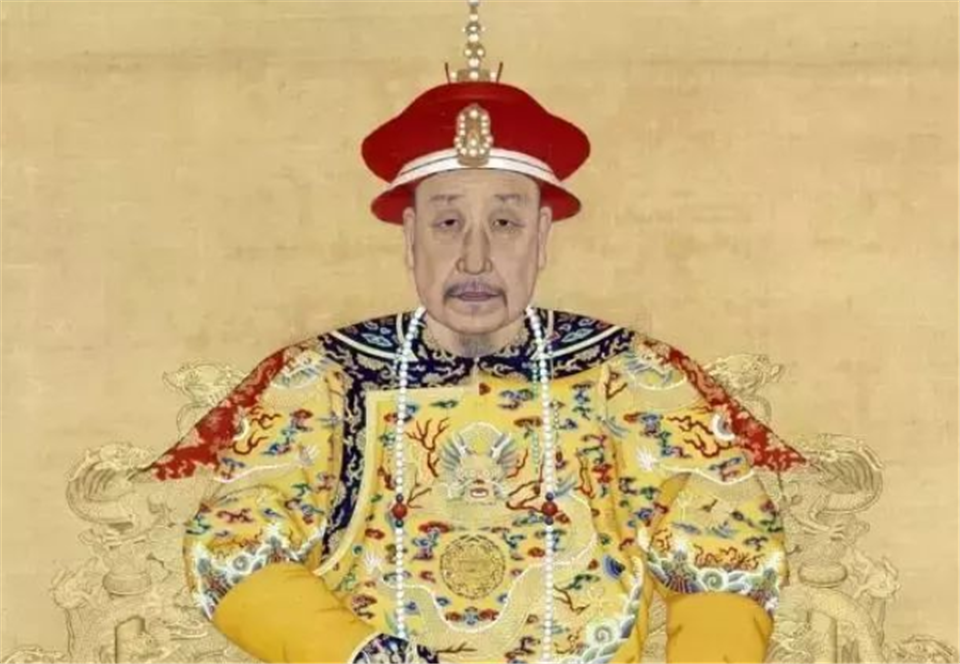 弘历成为康熙皇帝最喜爱的孙子,众臣认为弘历必将继承皇位