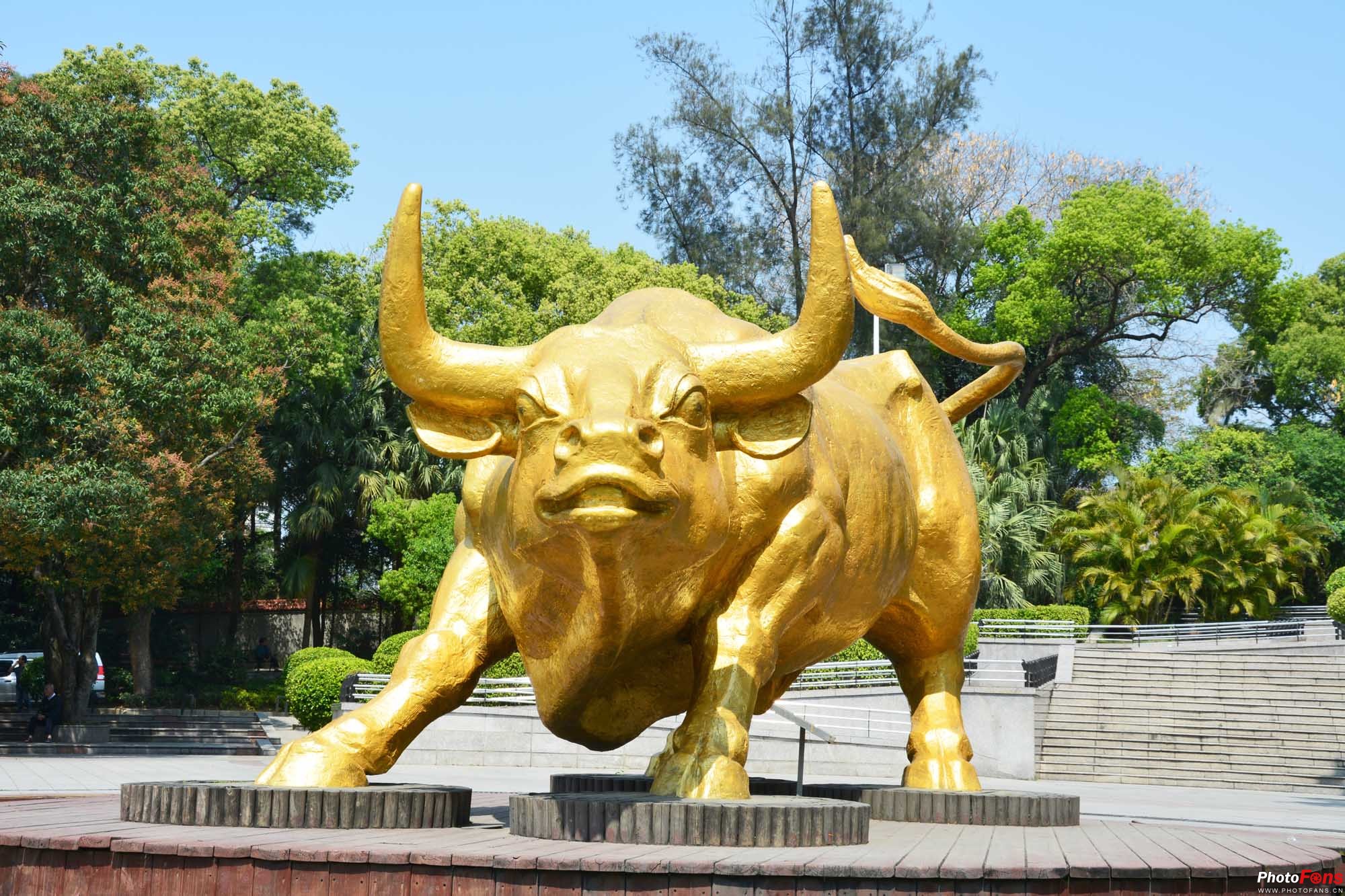 这三大生肖越到年底,富贵越来越多,躲不过去,就接着吧!