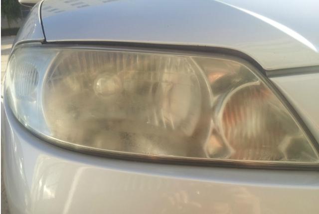 汽车大灯模糊不亮发黄怎么办?老师傅给你支招,车灯比新的还亮