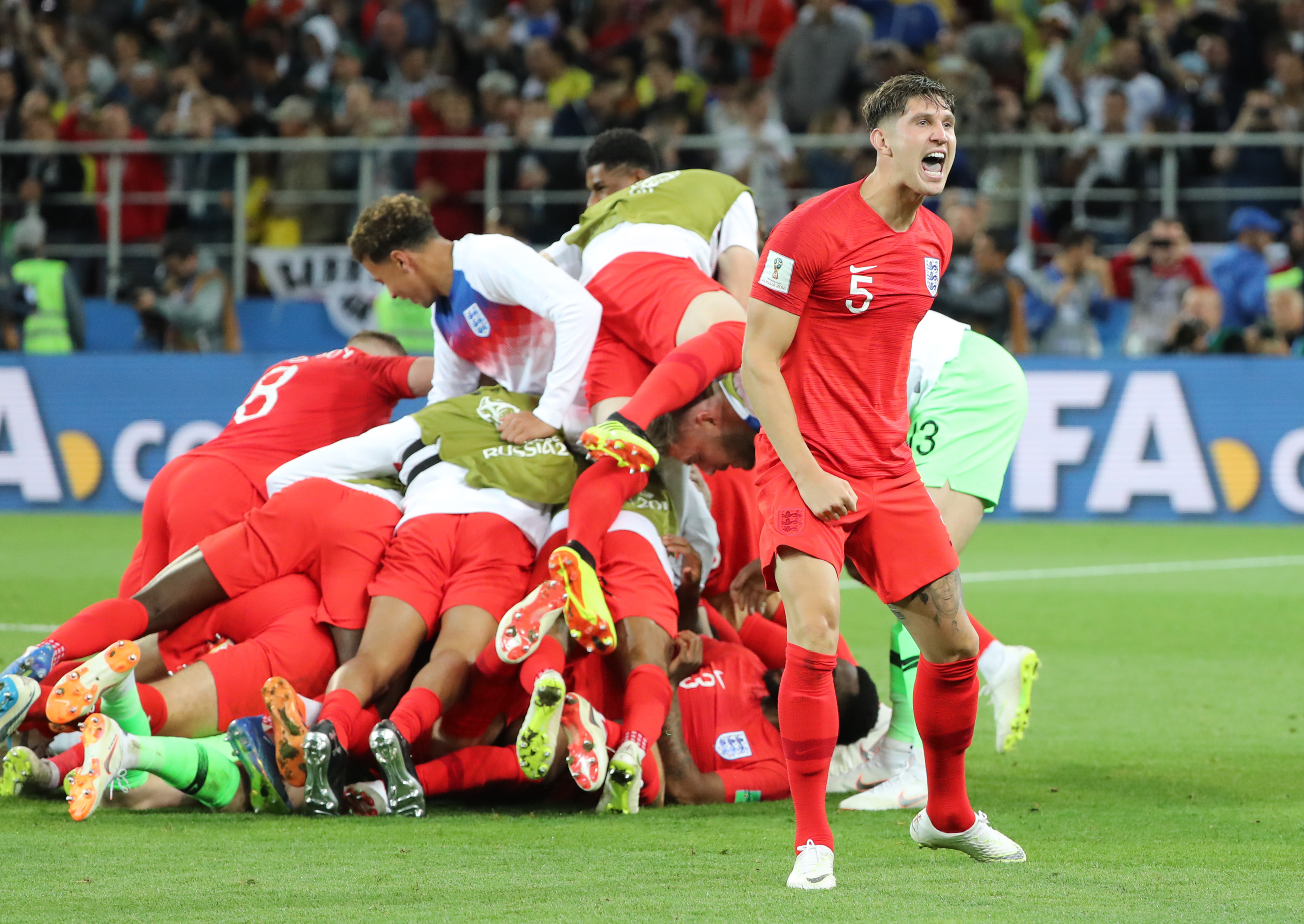 足球——"三狮军团"挺进八强(46)