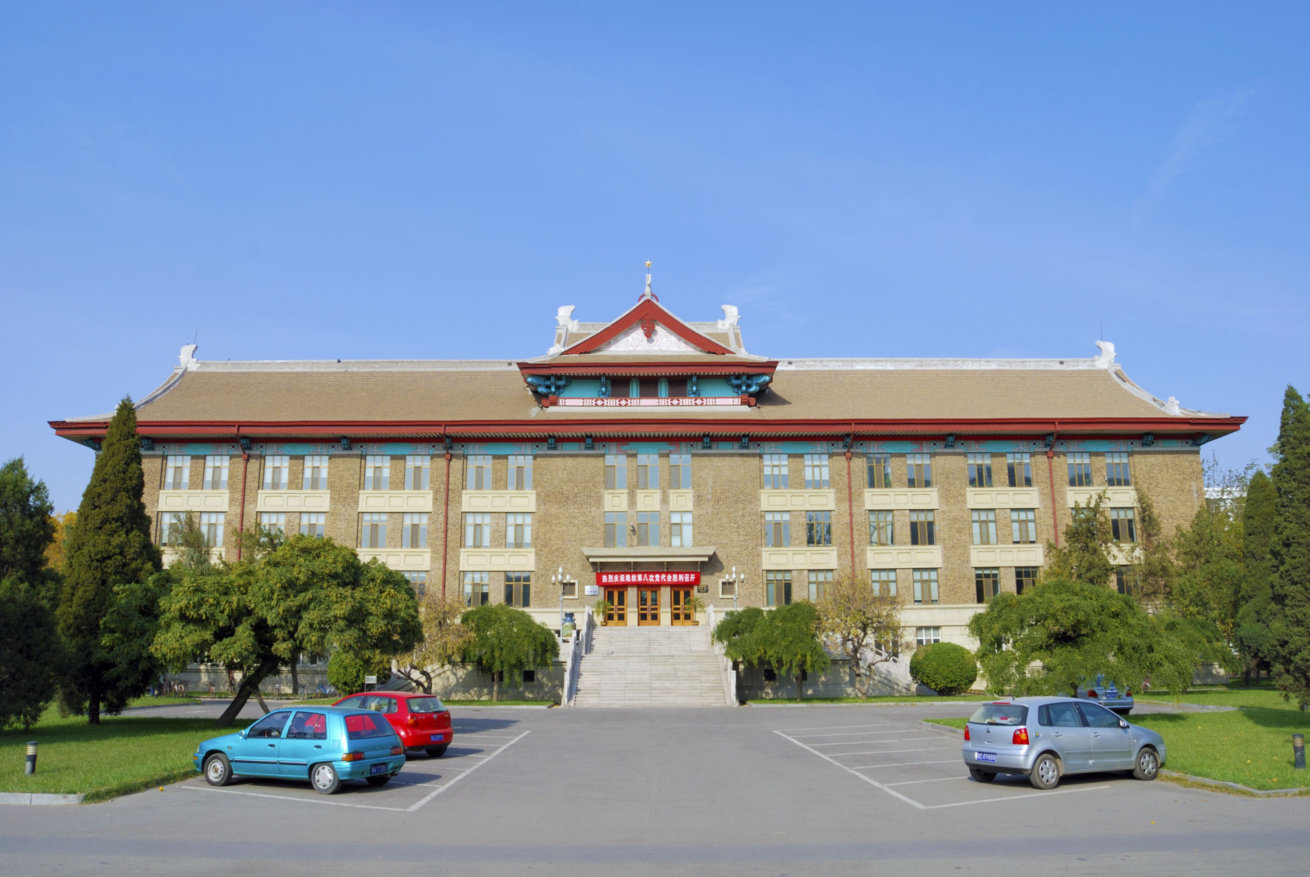 超强的综合实力和优越的地理位置让天津大学成为高分考生争相填报的