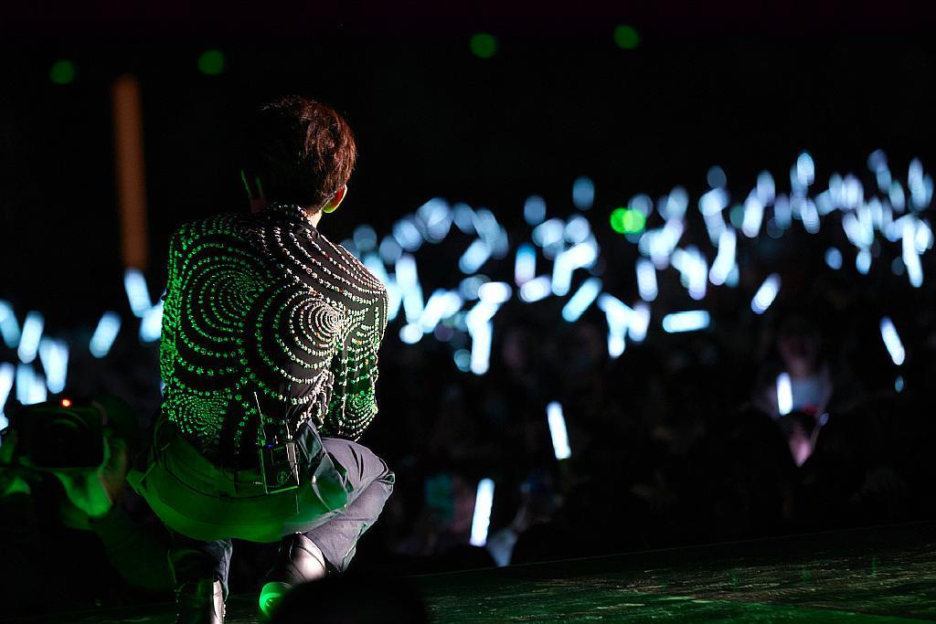 猜一猜这是哪位男神的背影?划一下范围是tfboys中的一位哦!