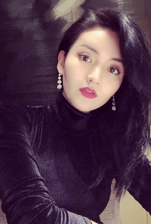 杨坤忘年恋女友曝光,整容脸被吐槽,二人深夜还做这种事,好浪漫