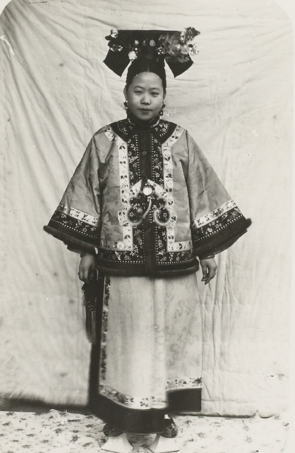 清朝贵妃格格真实照片.拍摄于1900年