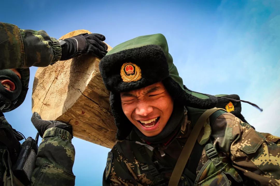 战火硝烟 大漠戈壁砺精兵