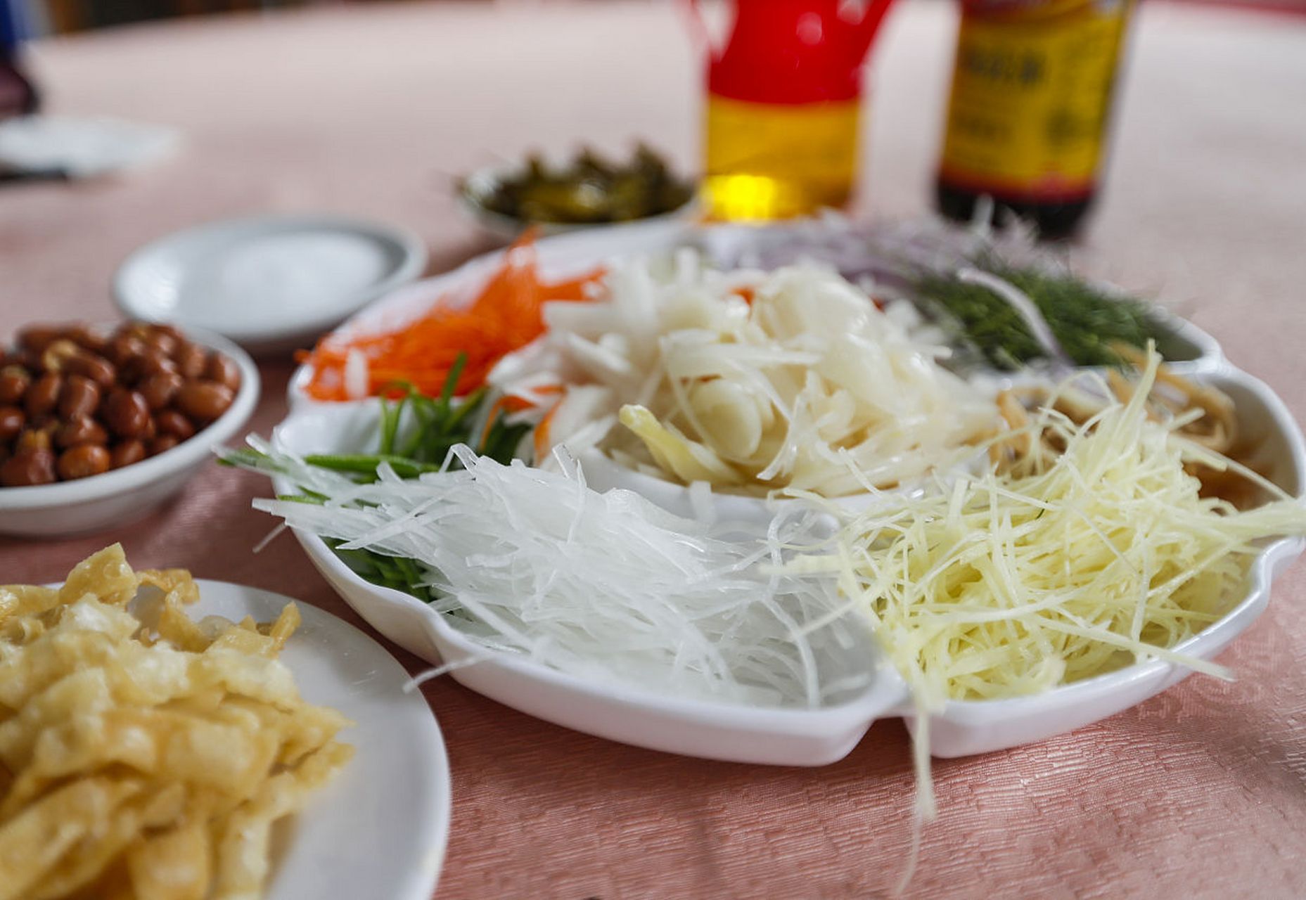 横县鱼生是广西横州的特色美食,历史悠久,口感鲜美,营养丰富.