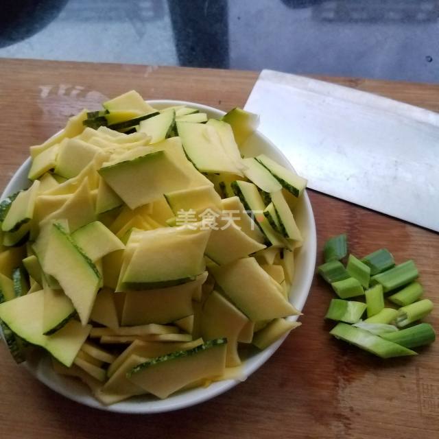 醋溜南瓜片,开胃又下饭,十分钟就能上桌