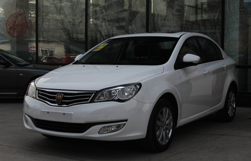 荣威350,整体设计新颖,是年轻人的首选车型非常吸引眼球!