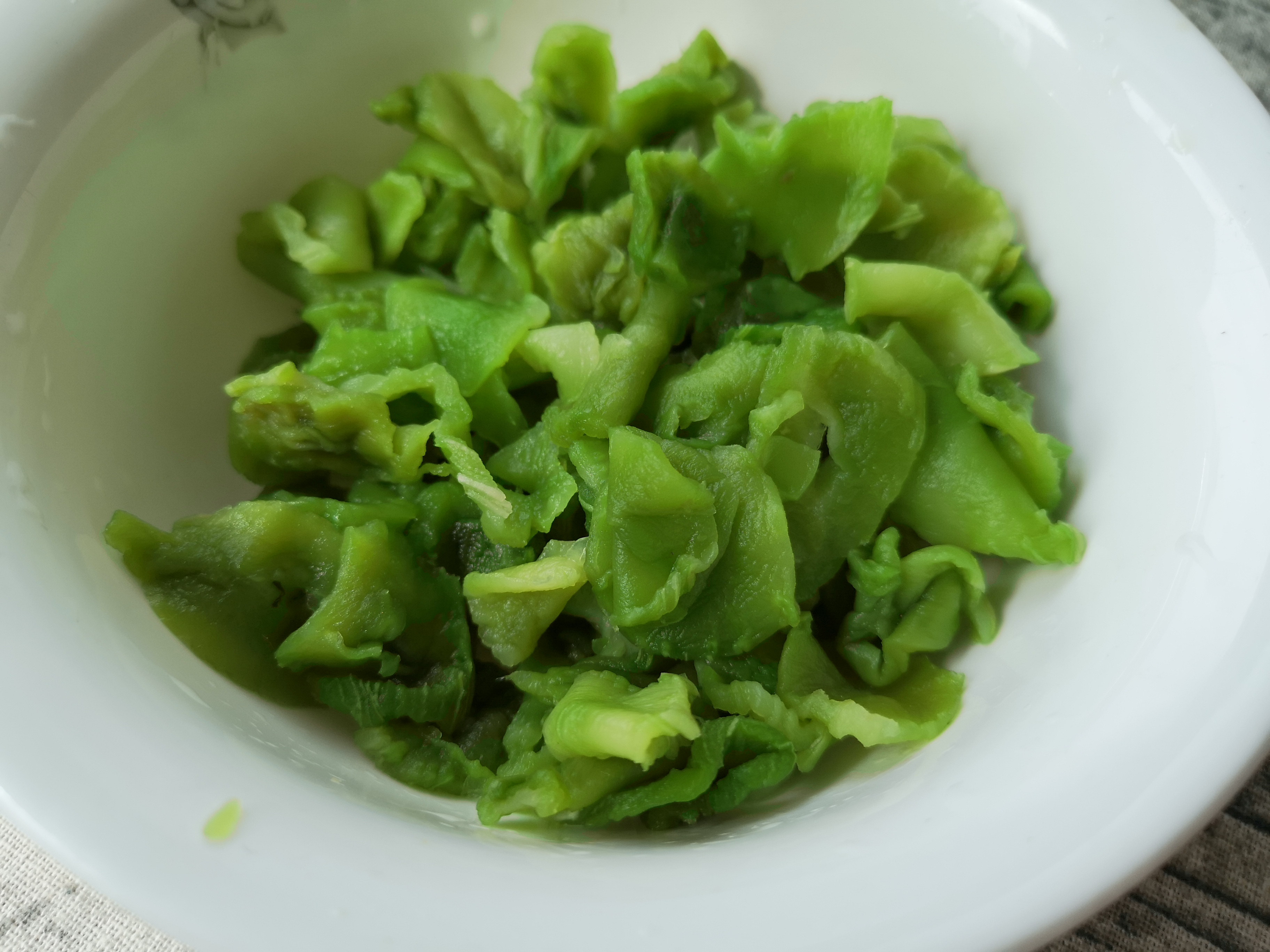 下面小雅与大家分享莴笋干制作和莴笋干烹饪方法: 一,莴笋干简单的