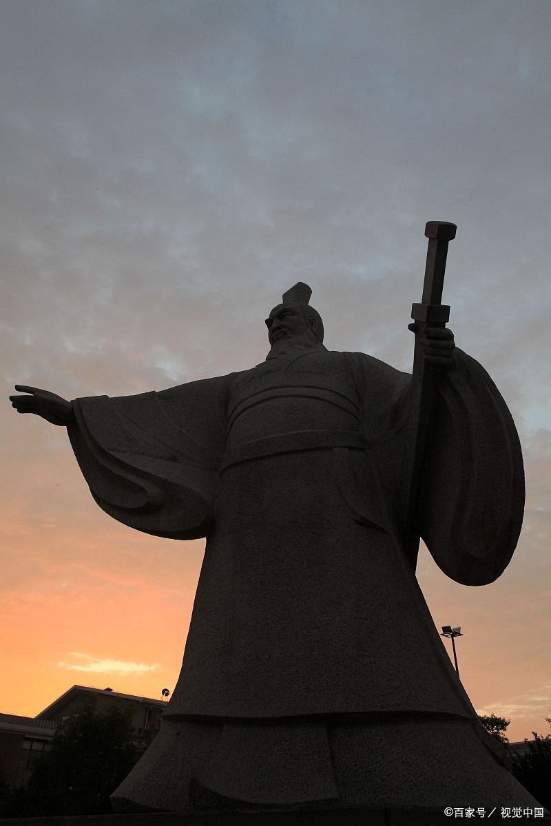 曹操面对劝进说的一句话,既为自己歌功颂德,还暗示朝局未来走向