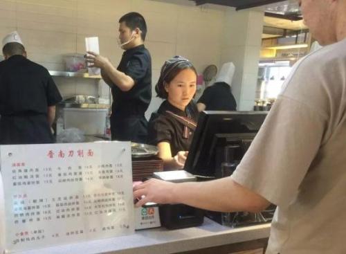 移动支付时代打造餐饮平台,美团小白盒如何发挥作用