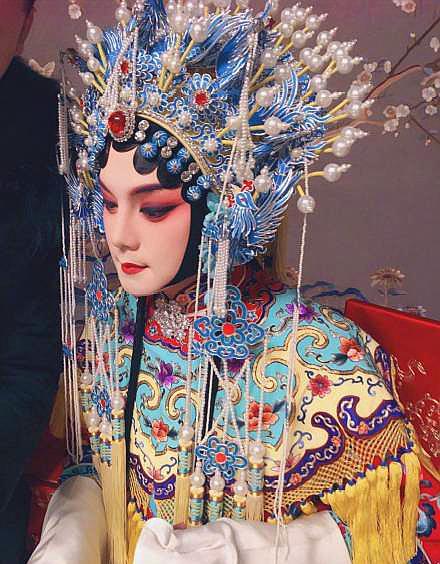 《鬓边不是海棠红》尹正戏曲扮相剧照公布,这造型真的太美了