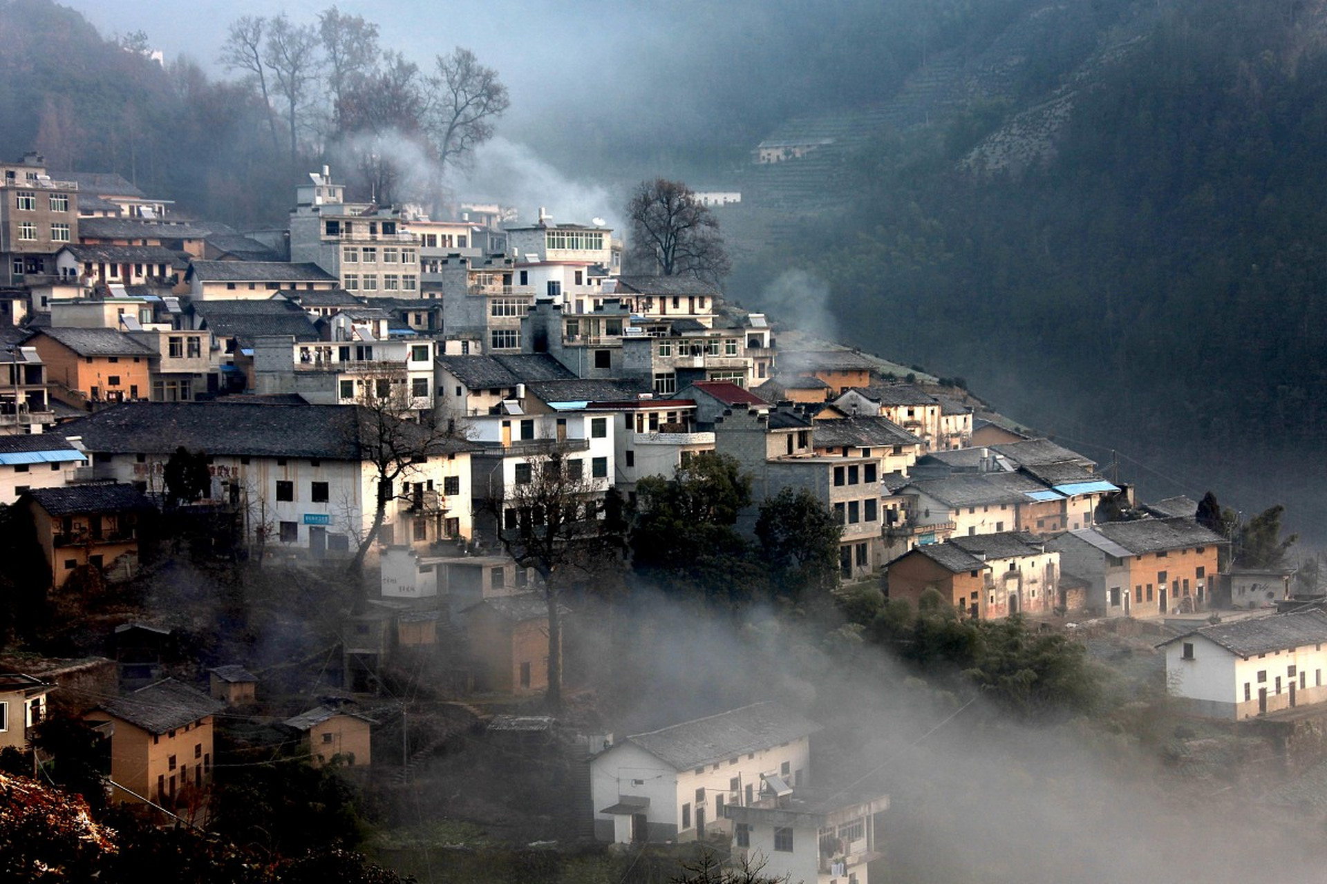 安徽木梨硔村是一个景色如画,神秘又迷人的目的地,被誉为"云端上的