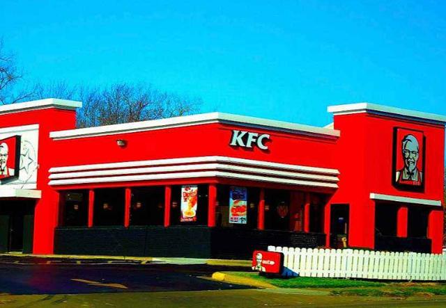 俄罗斯花50块钱吃了份肯德基全家桶,三个大老爷们居然愣是吃不完