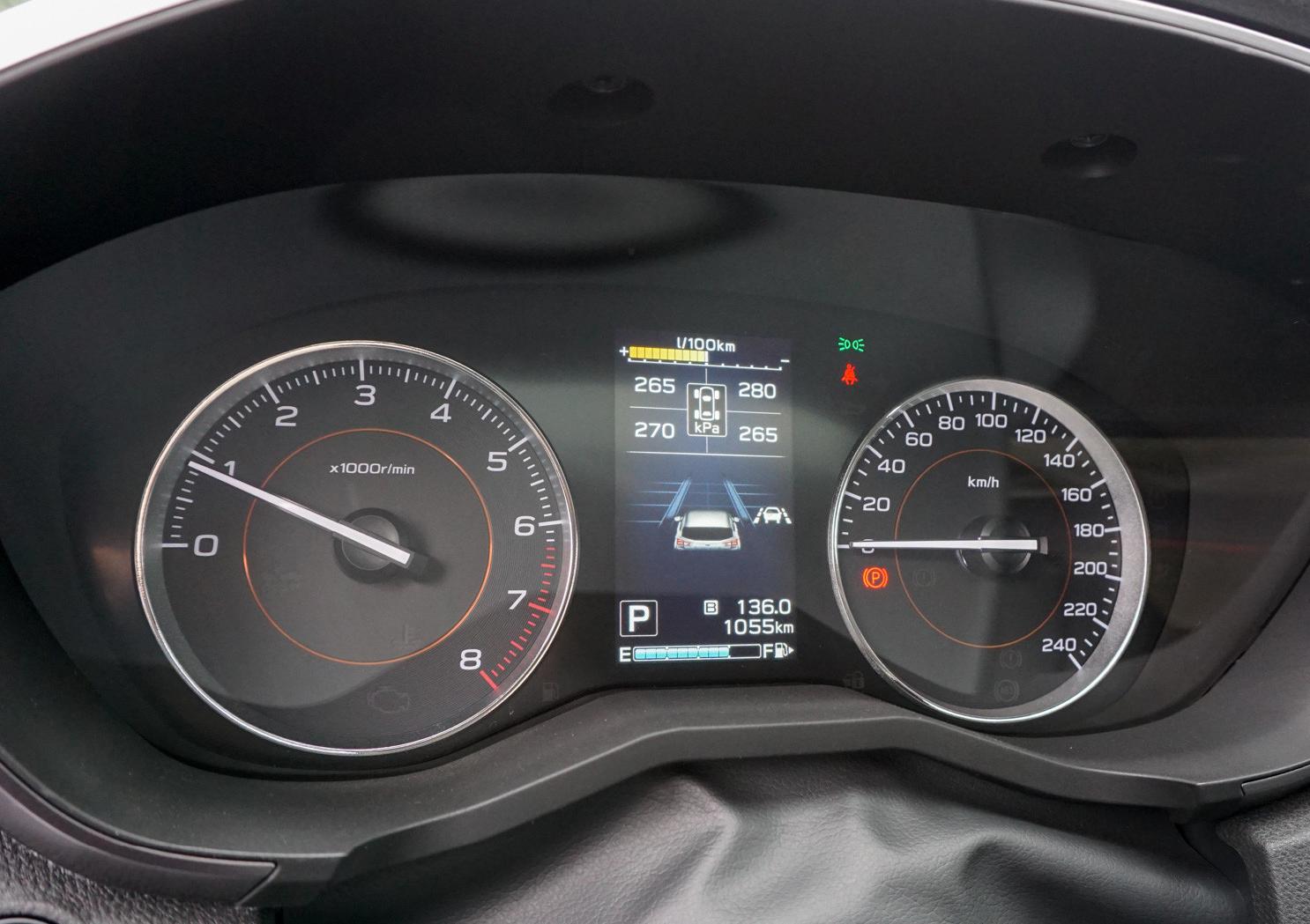 经典斯巴鲁xv照片欣赏,很有情怀的一款汽车,上路回头率很高