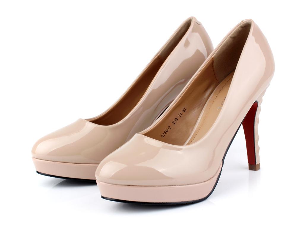 选这款高跟鞋,你内心无法打开的心结是家庭带给你的阴影.