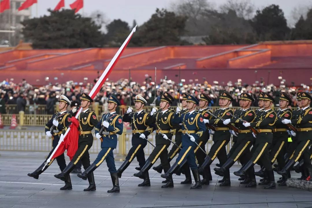 別了,武警天安門國旗護衛隊!2018年開始換成解放軍儀仗隊!