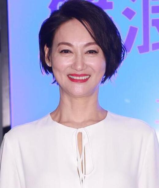 惠英红父亲本是山东诸城大户人家,在文化大革命期间被清算,祖母更被