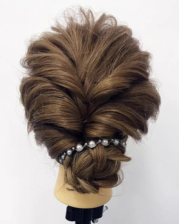 低调优雅的蓬松低盘发,让你美得很高级!