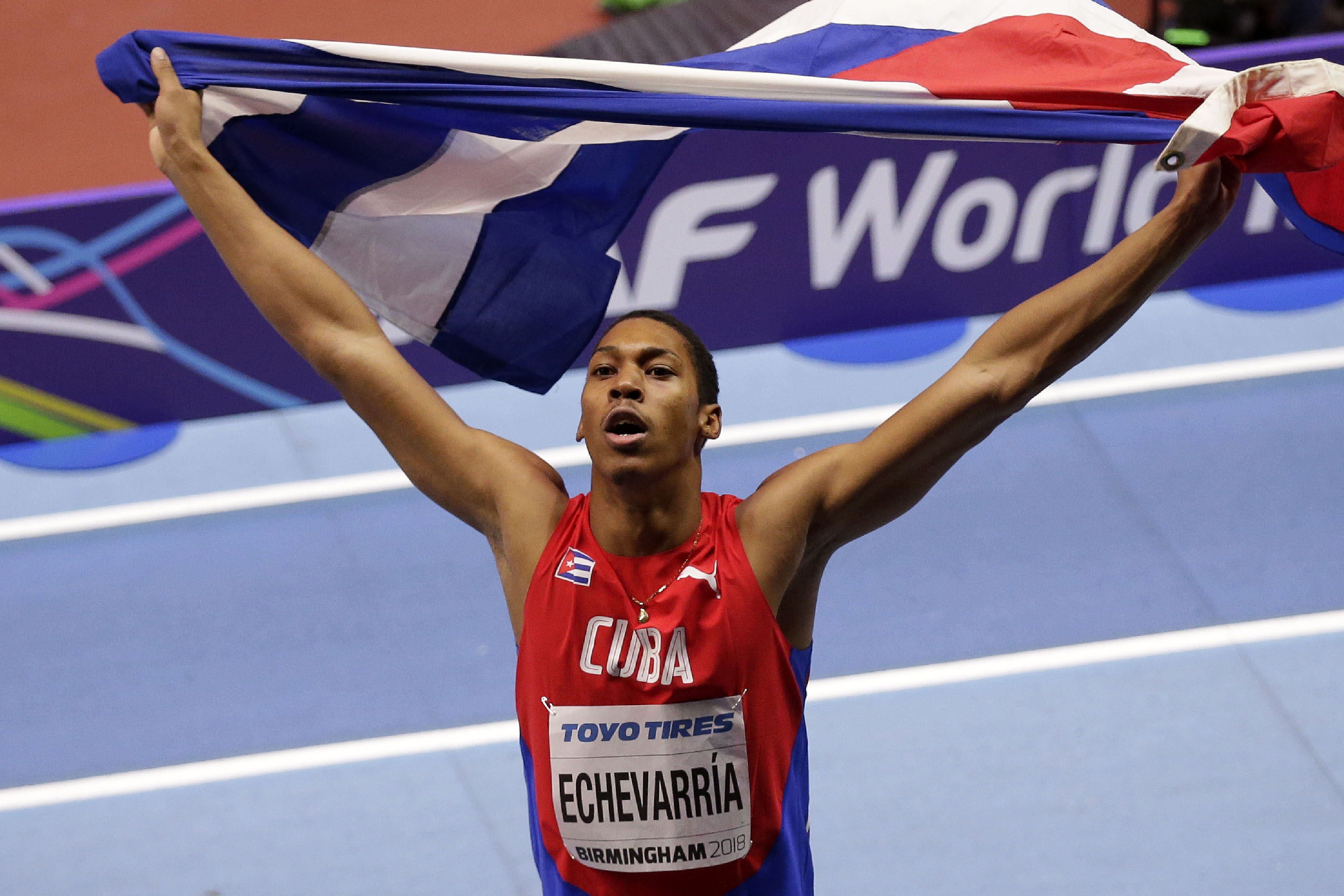 田径——室内世锦赛:古巴选手埃切瓦里亚获男子跳远冠军(1)
