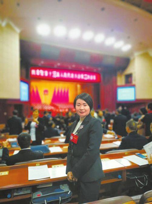 省人大代表,"红薯妹妹"黄晓艳:农村不缺机会 只缺创造和拼搏精神