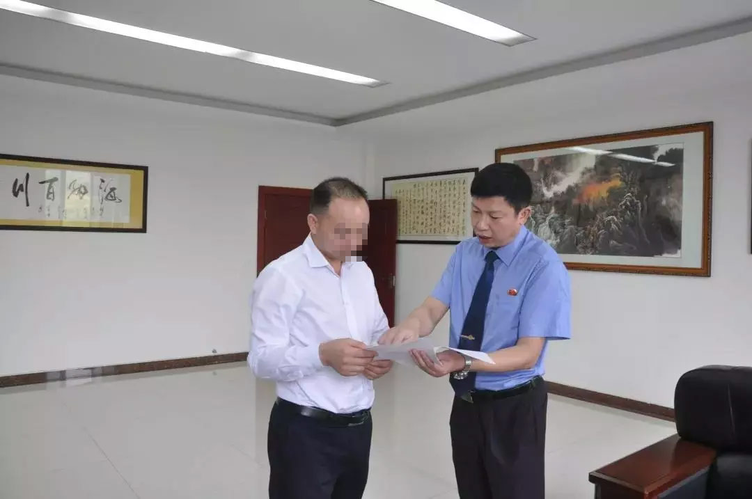 "黑老大"当庭指认检察官为保护伞,官方回应