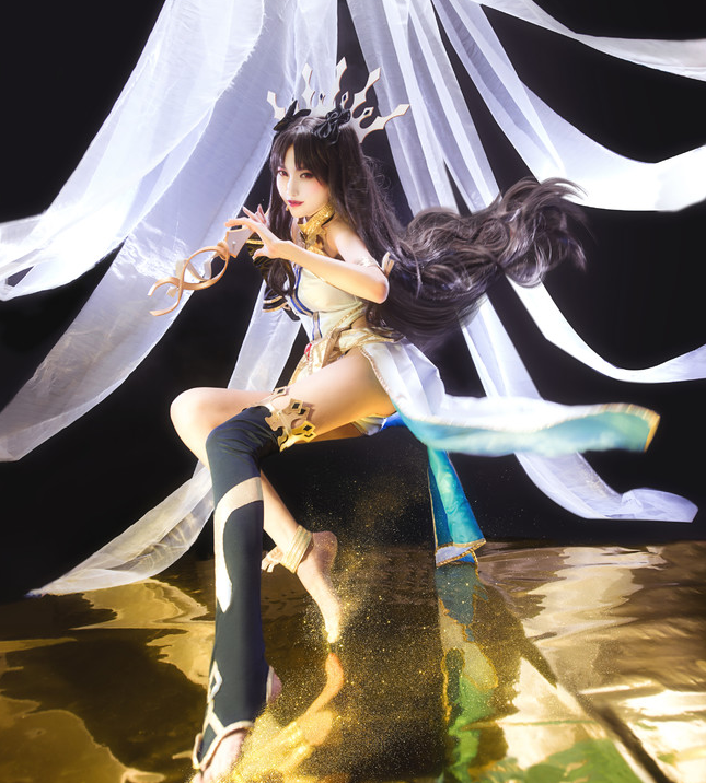 fgo伊什塔尔cos,打破次元壁降于现世,网友大呼加了特技就是不同