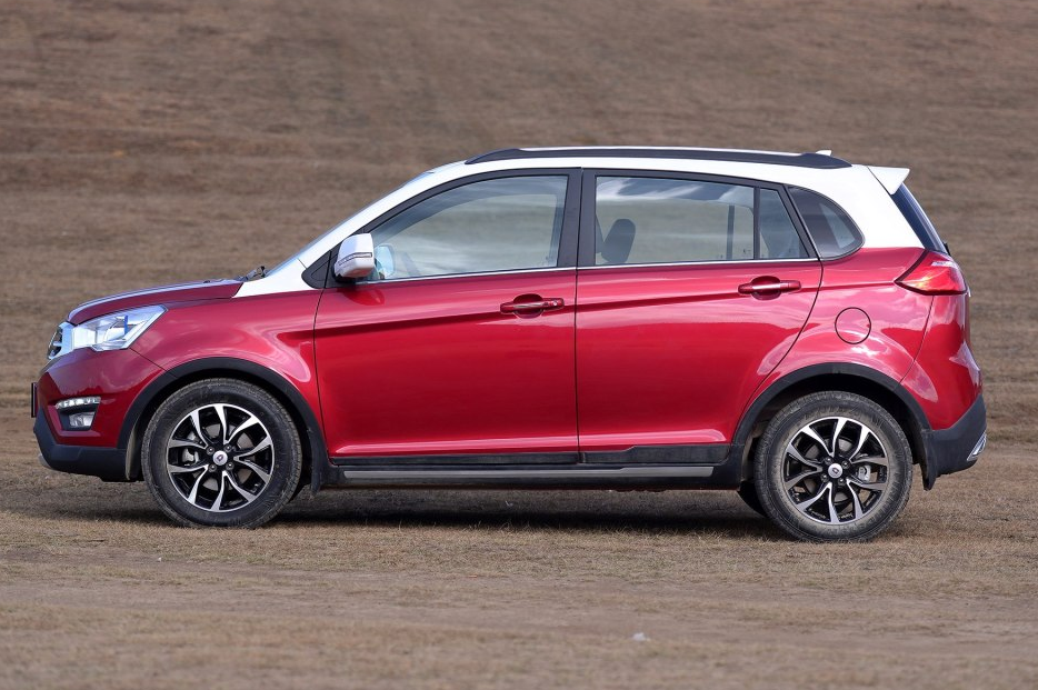 智尚s35,外观设计风格酷炫,给人一种很舒服的感觉!