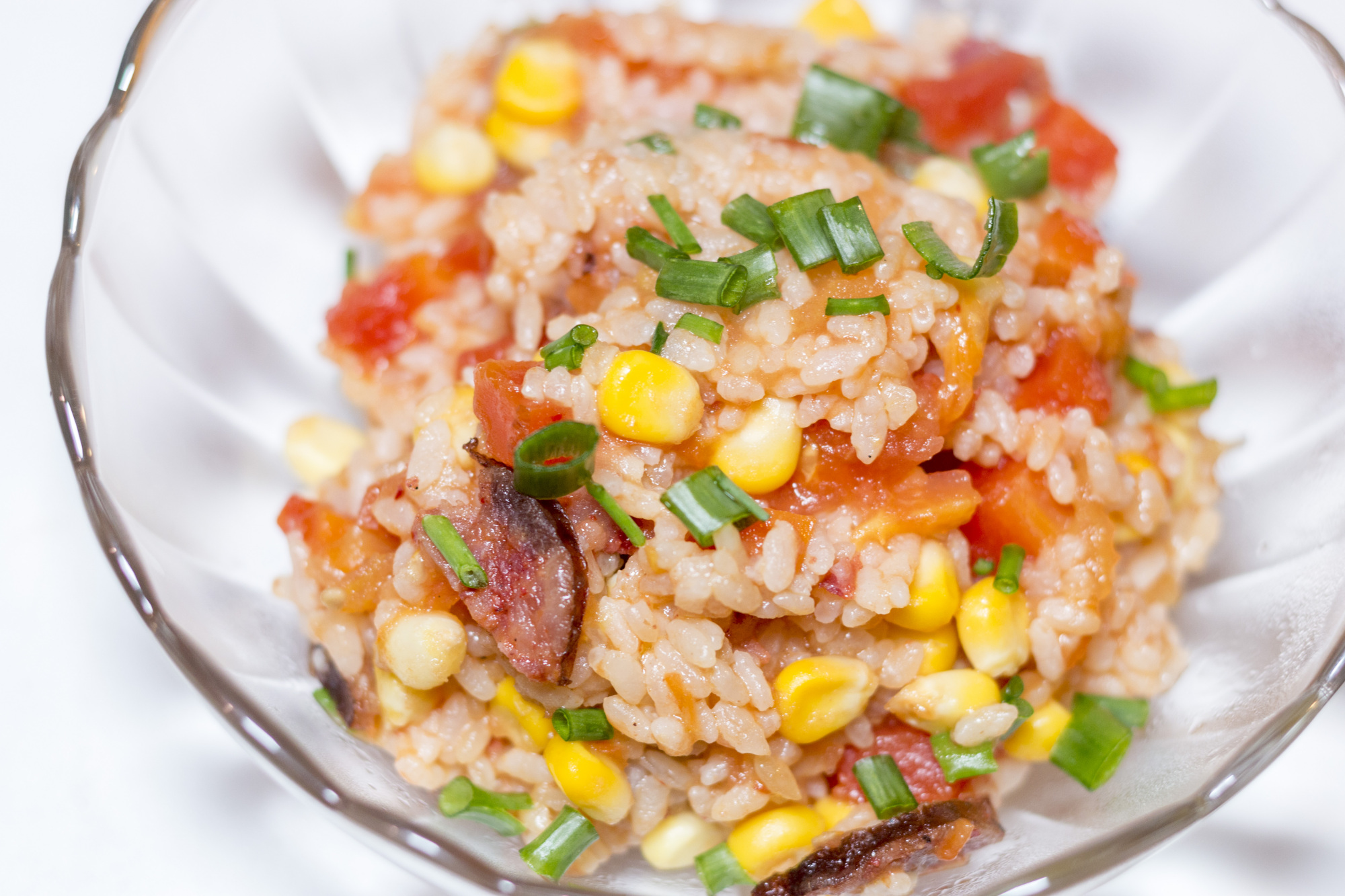 电饭煲怎么做西红柿焖饭?只需掌握这两步,轻松做出高颜值美味来