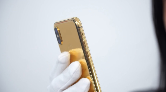 24k黄金定制版iphone x开箱 这光泽闪得我眼睛有点花