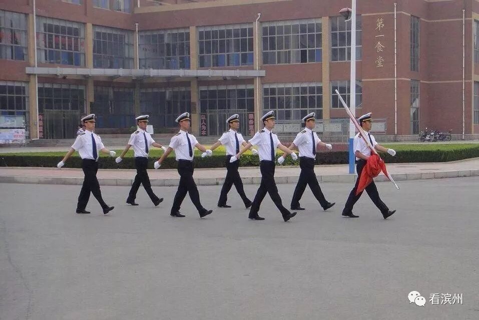 滨州学院飞行学院:勿携带智能手机 不允许谈恋爱