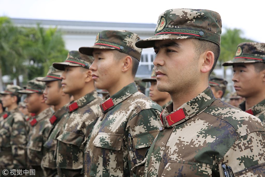 广州武警部队举办欢迎仪式 喜迎新战士下队