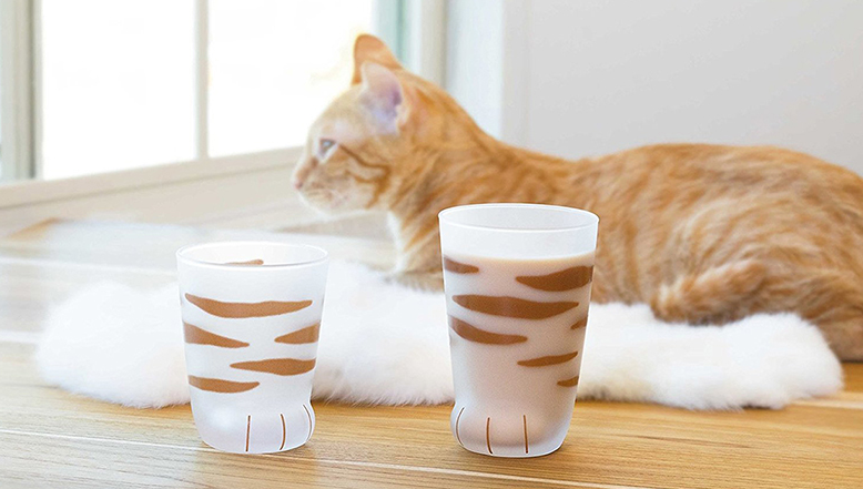 玻璃猫脚牛奶杯