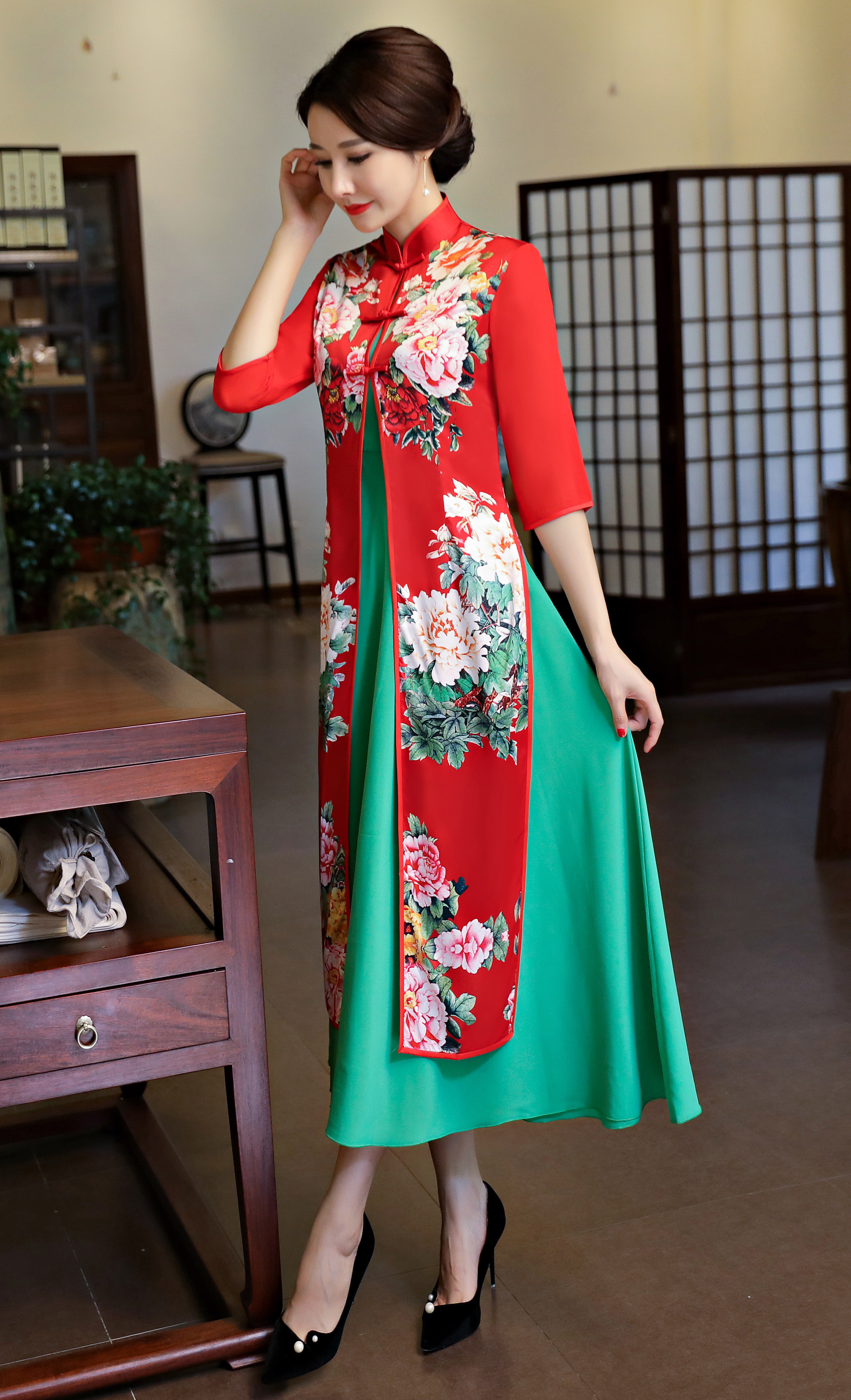 经典红绿配双色两件套丝绸旗袍裙,穿上她,美若新娘