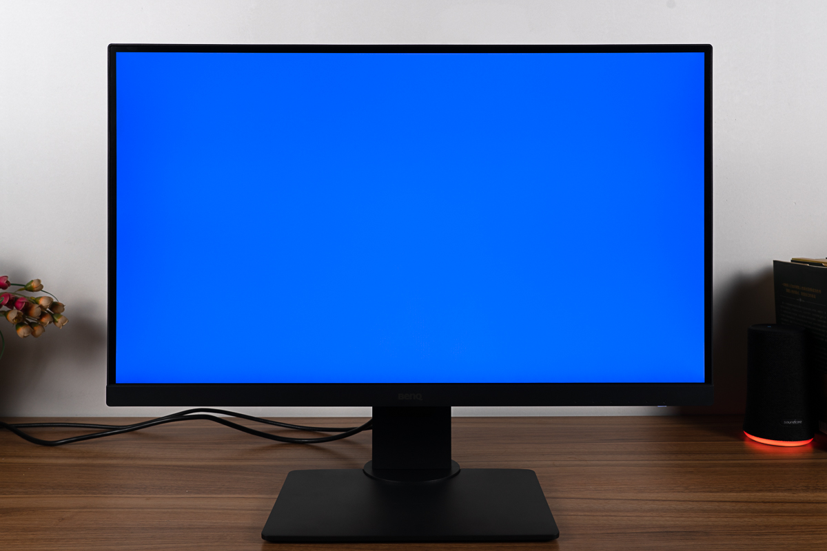 256灰阶测试从明到暗的过度非常自然,色块清晰,层次分明.