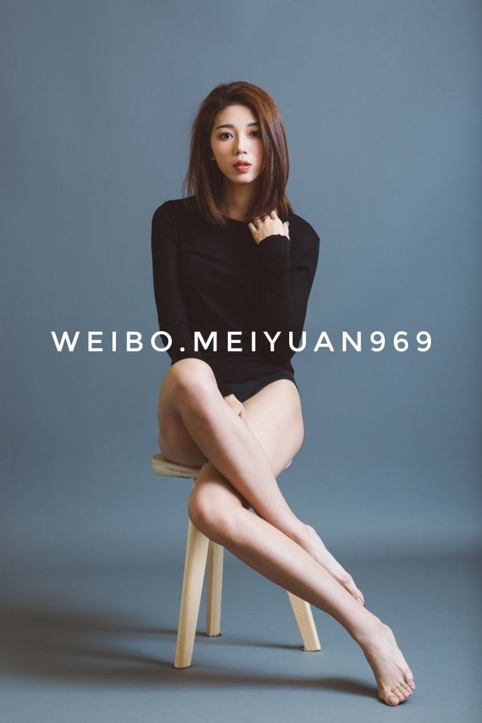 田径女神王美媛最新动态,穿吊带小背心出镜,事业线太明显受瞩目