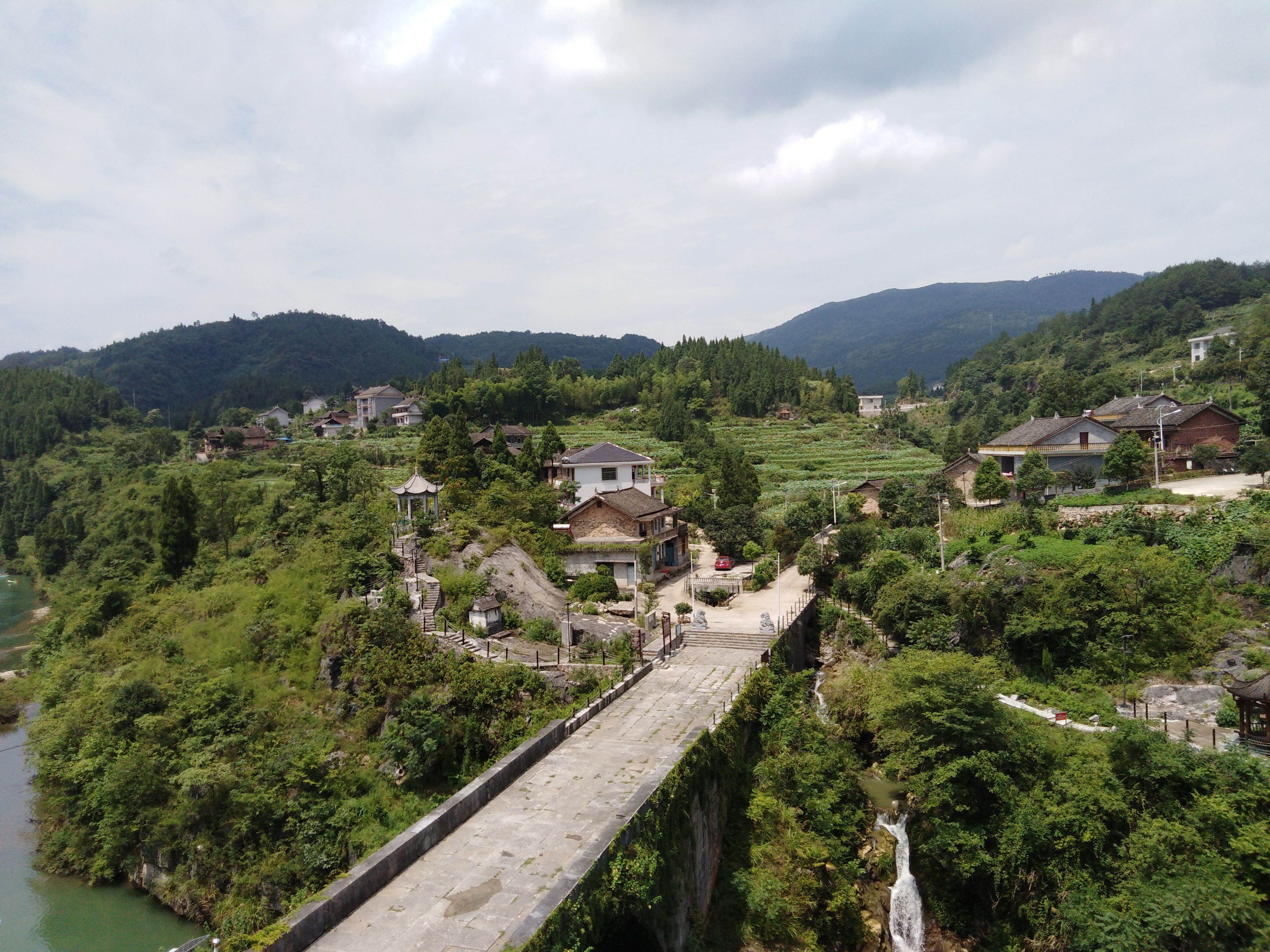 新化县油溪桥村图片